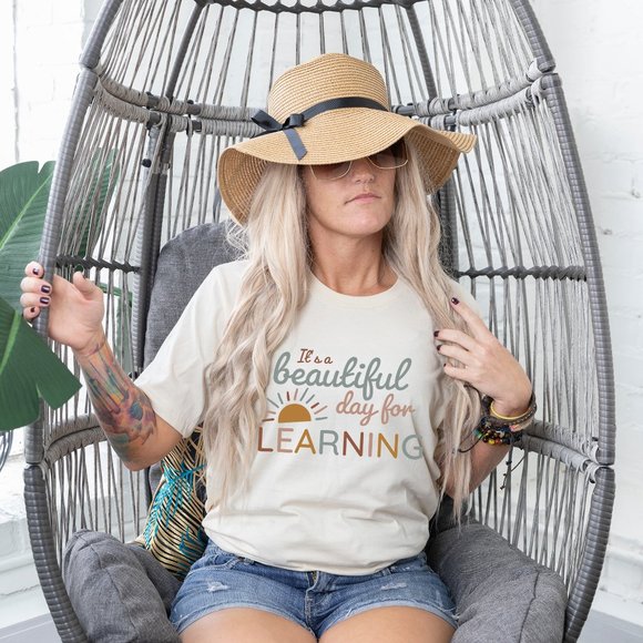 Beautiful Day For Learning Graphic Tee Teacher Graphic Tee Size S-2XL UNISEX FIT - Picture 1 of 4
